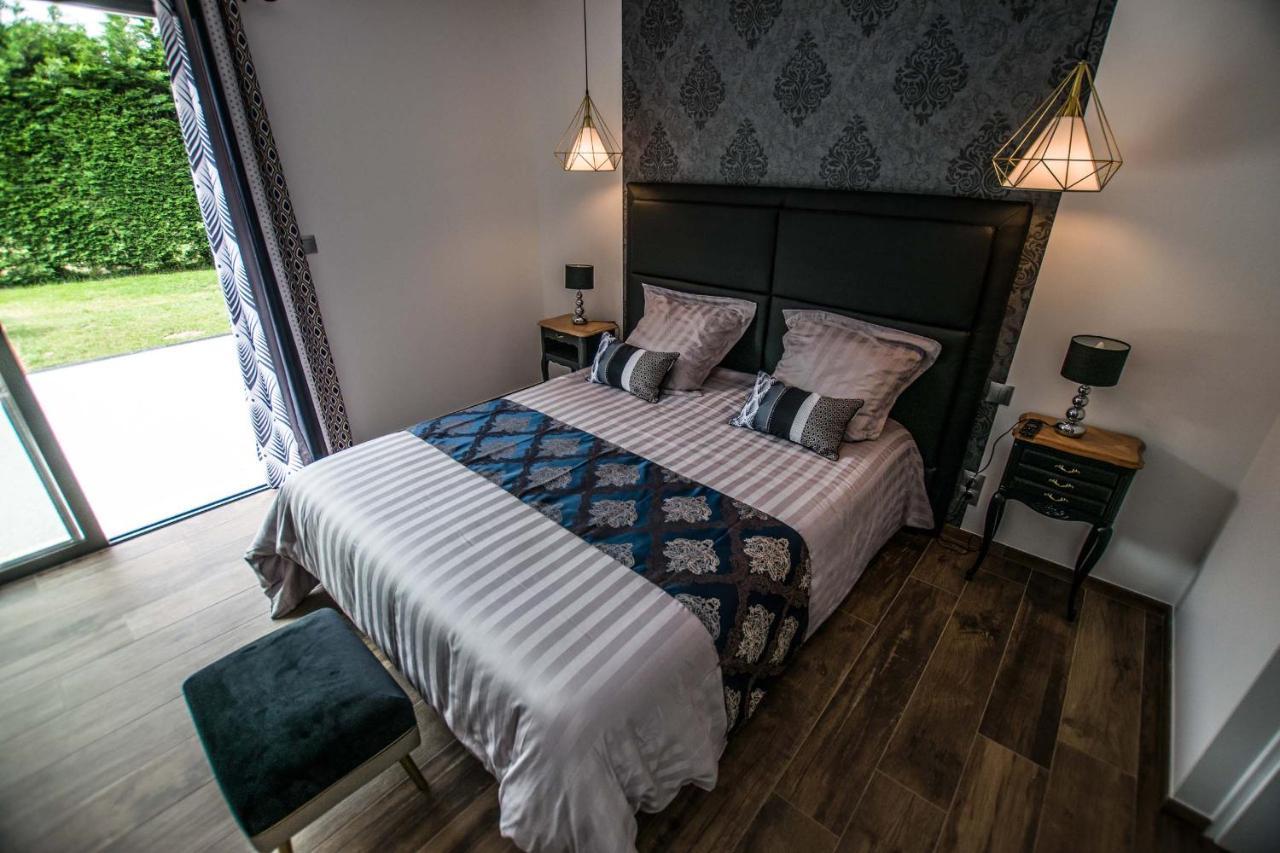 Les Cuves - Saintes Bed & Breakfast Chaniers Ngoại thất bức ảnh