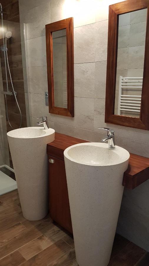 Les Cuves - Saintes Bed & Breakfast Chaniers Ngoại thất bức ảnh