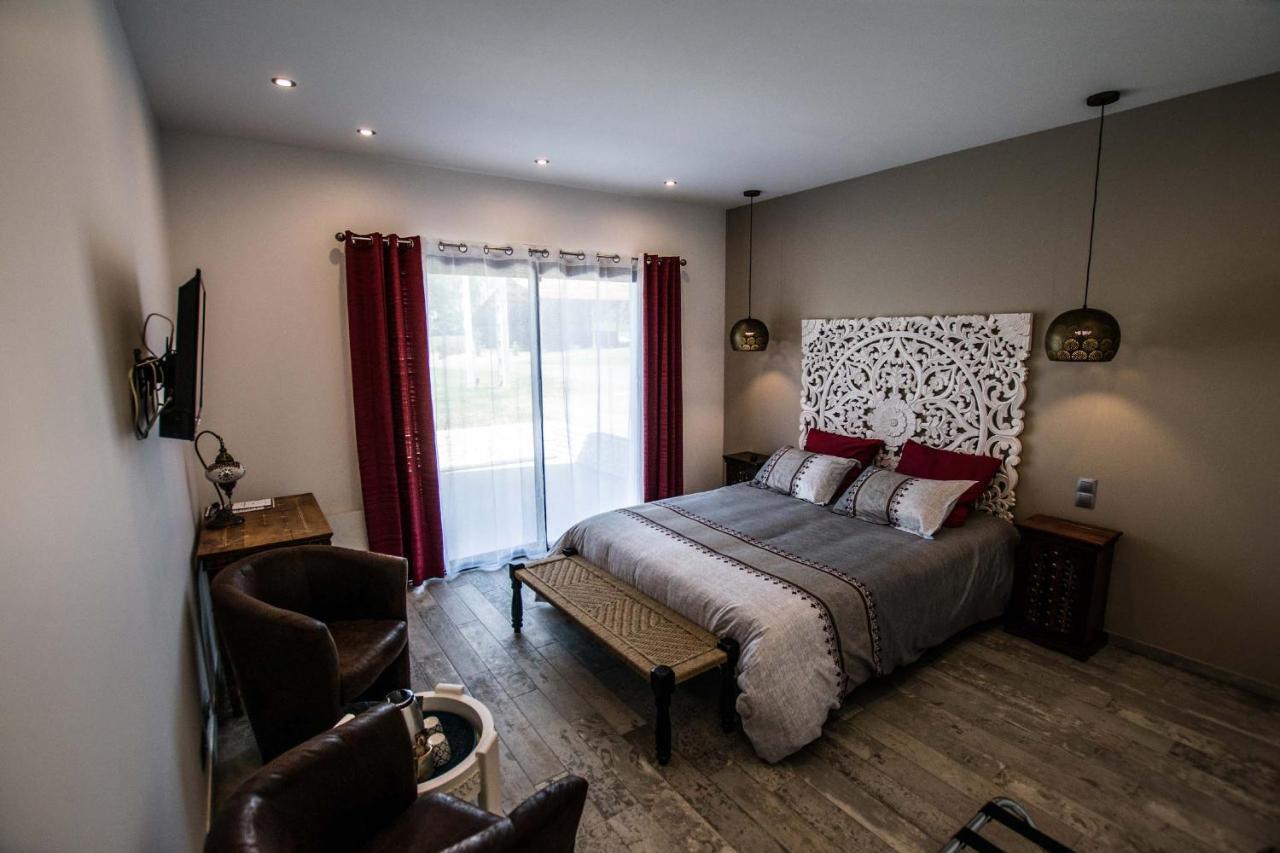 Les Cuves - Saintes Bed & Breakfast Chaniers Ngoại thất bức ảnh