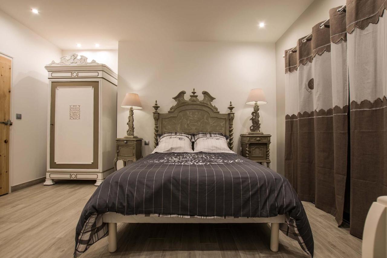 Les Cuves - Saintes Bed & Breakfast Chaniers Ngoại thất bức ảnh