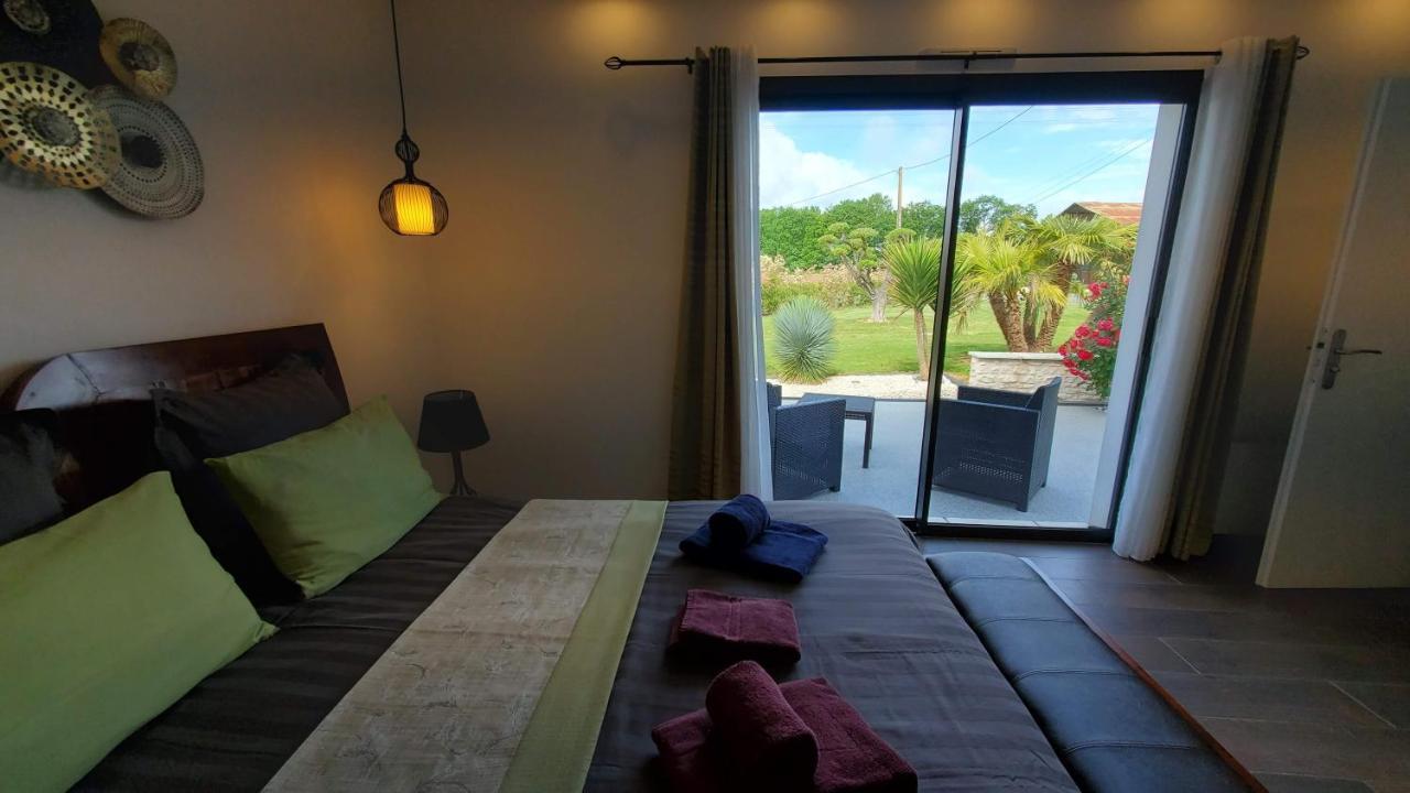 Les Cuves - Saintes Bed & Breakfast Chaniers Ngoại thất bức ảnh