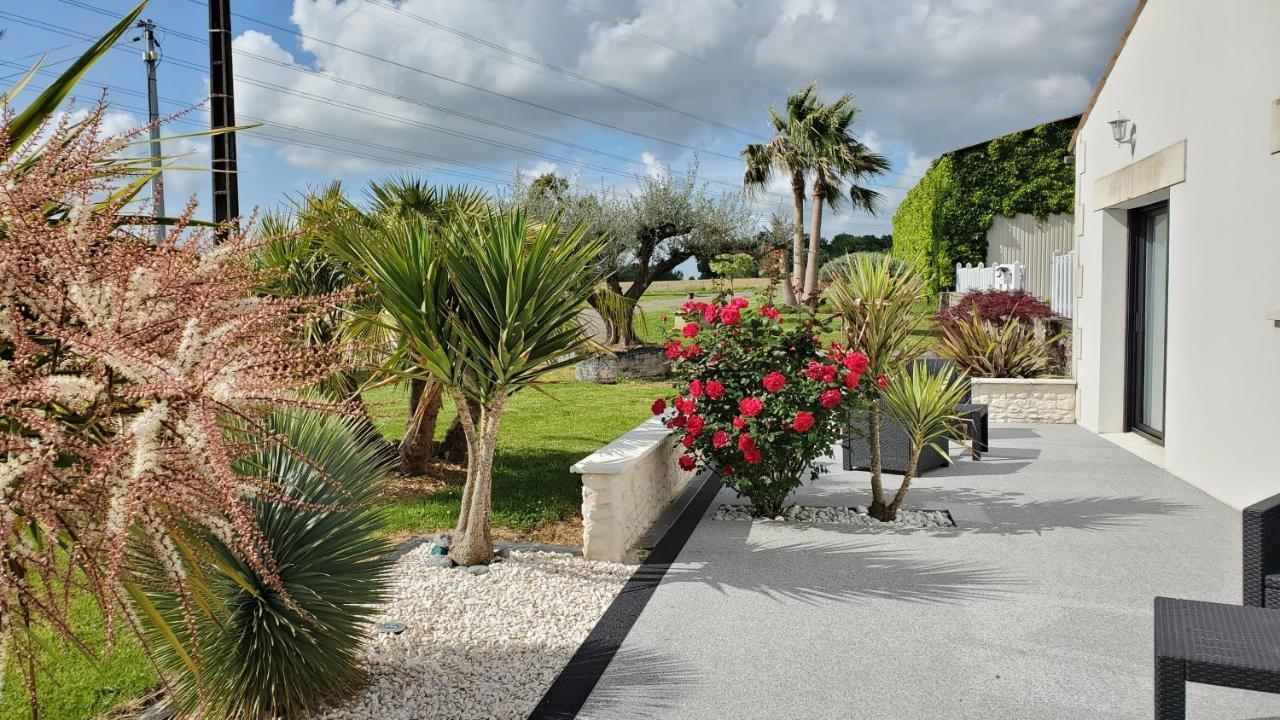 Les Cuves - Saintes Bed & Breakfast Chaniers Ngoại thất bức ảnh