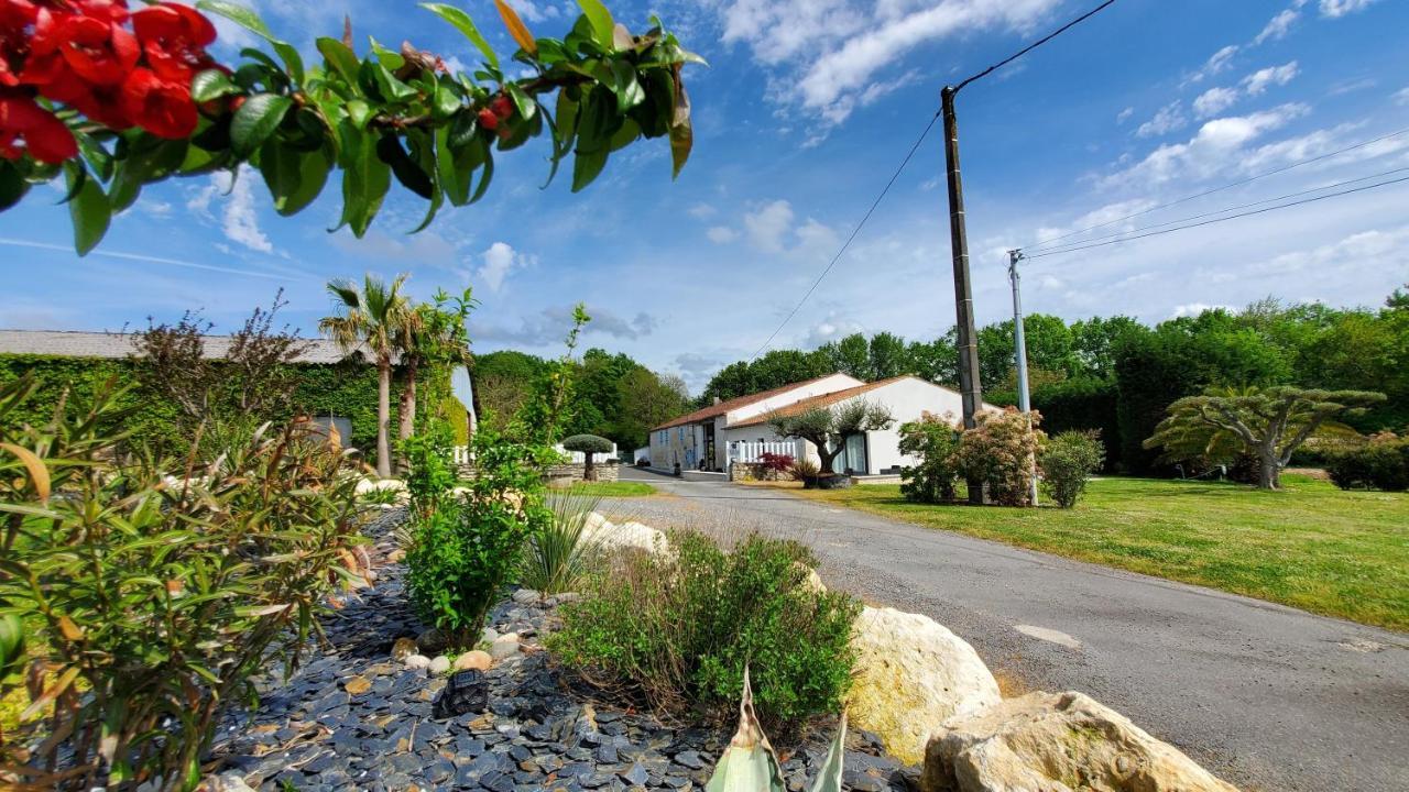 Les Cuves - Saintes Bed & Breakfast Chaniers Ngoại thất bức ảnh