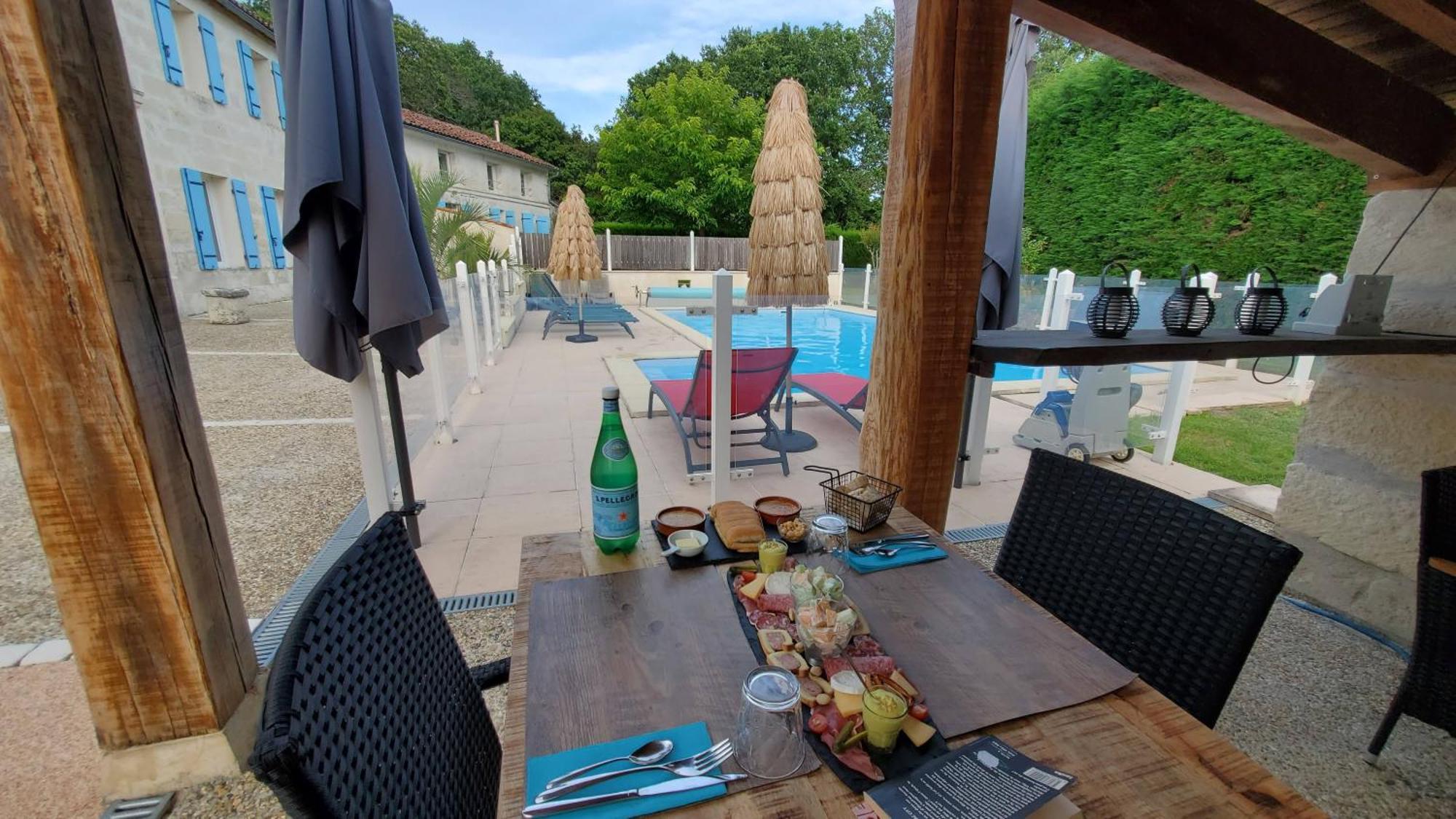 Les Cuves - Saintes Bed & Breakfast Chaniers Ngoại thất bức ảnh